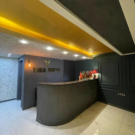 Hotel Vira *